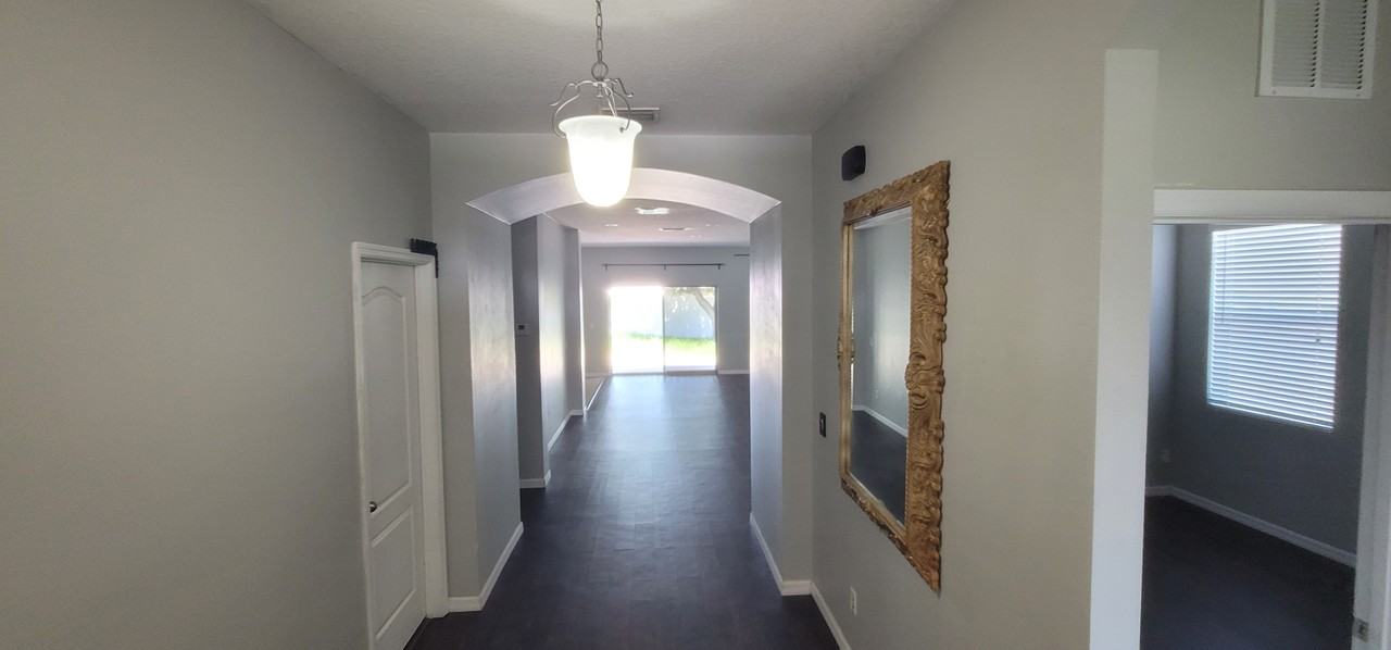 1800 Rufus King Dr - Photo 2 of 20