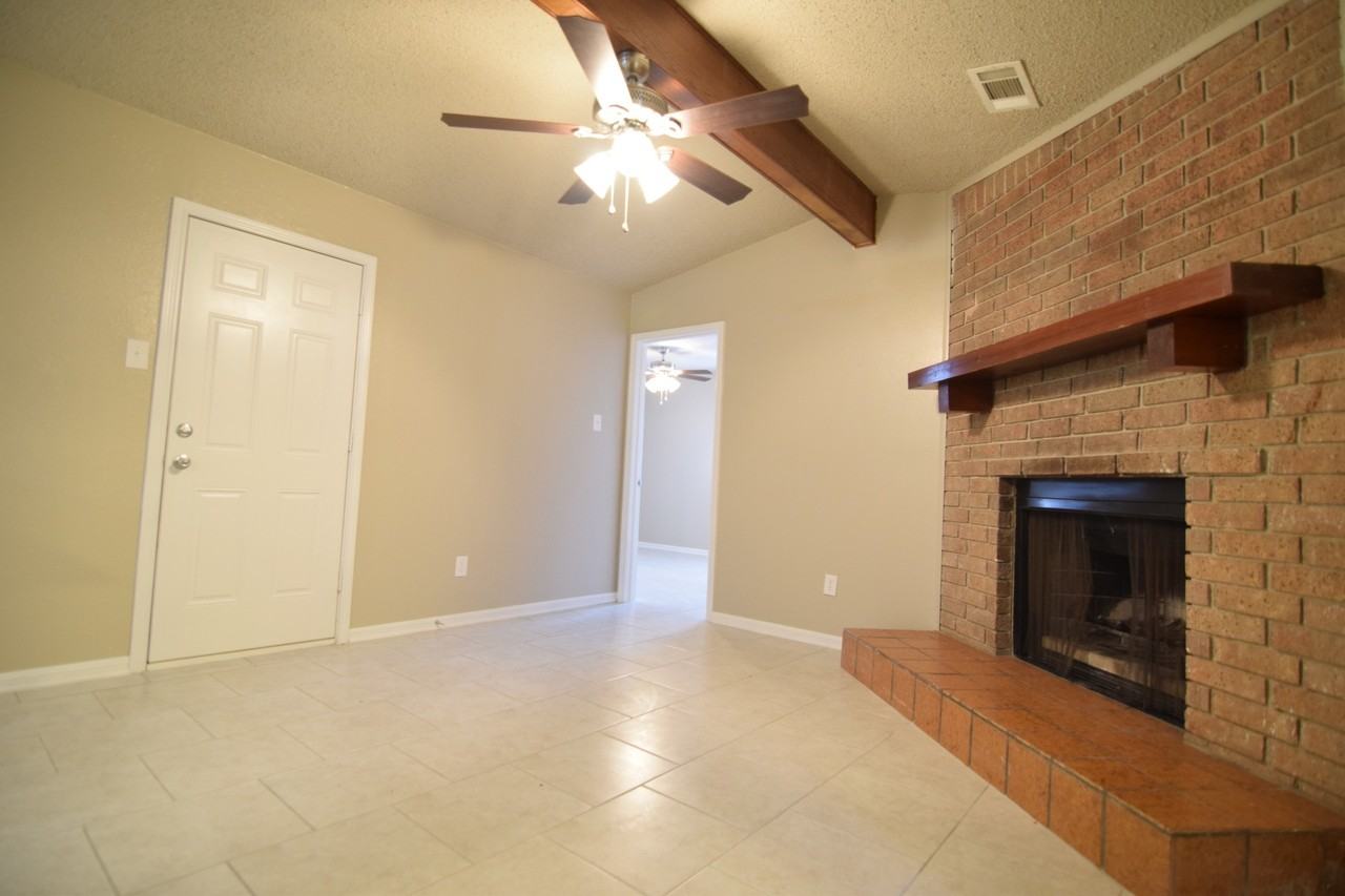1414 Janet Ln - Photo 6 of 12