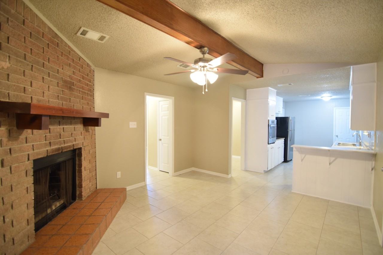 1414 Janet Ln - Photo 7 of 12