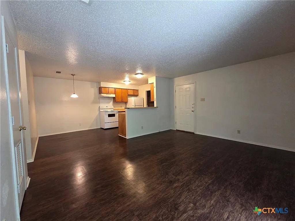 2024 S 15Th St - Photo 2 of 12