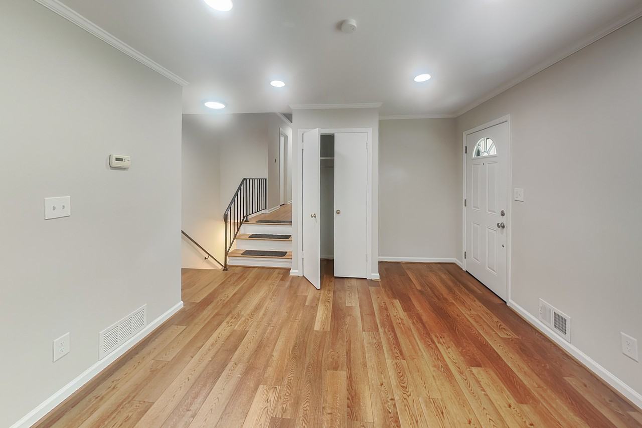 2902 Delcourt Dr - Photo 3 of 23