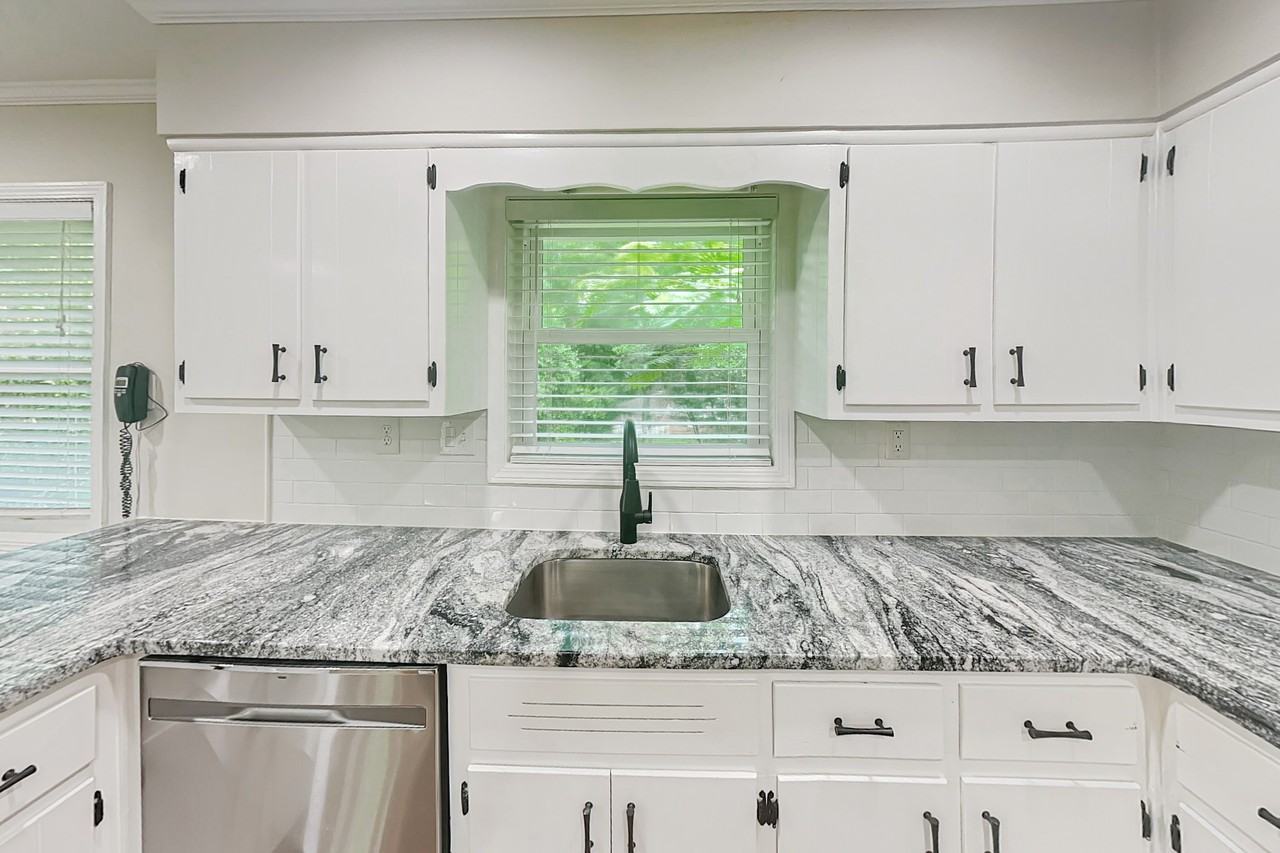 2902 Delcourt Dr - Photo 4 of 23