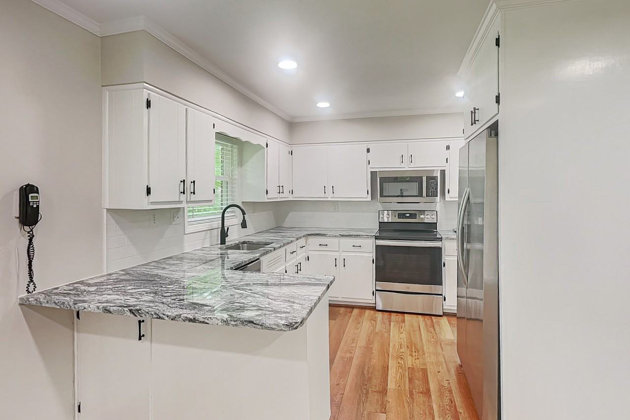 2902 Delcourt Dr - Photo 5 of 23