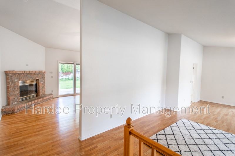 9952 W Pattie Dr - Photo 6 of 22