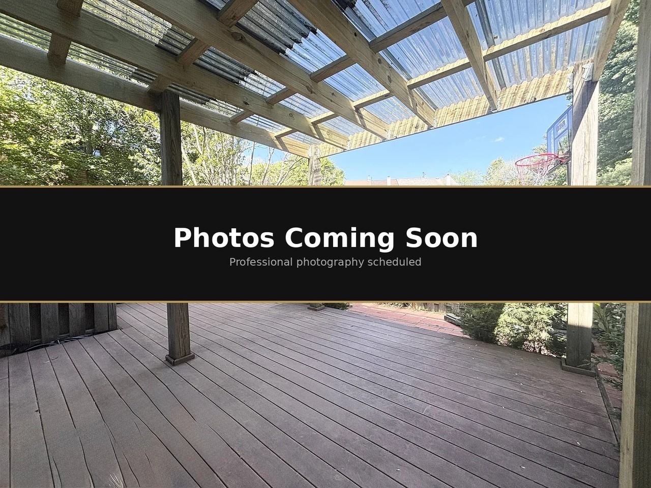 20469 Waters Point Ln - Photo 2 of 23