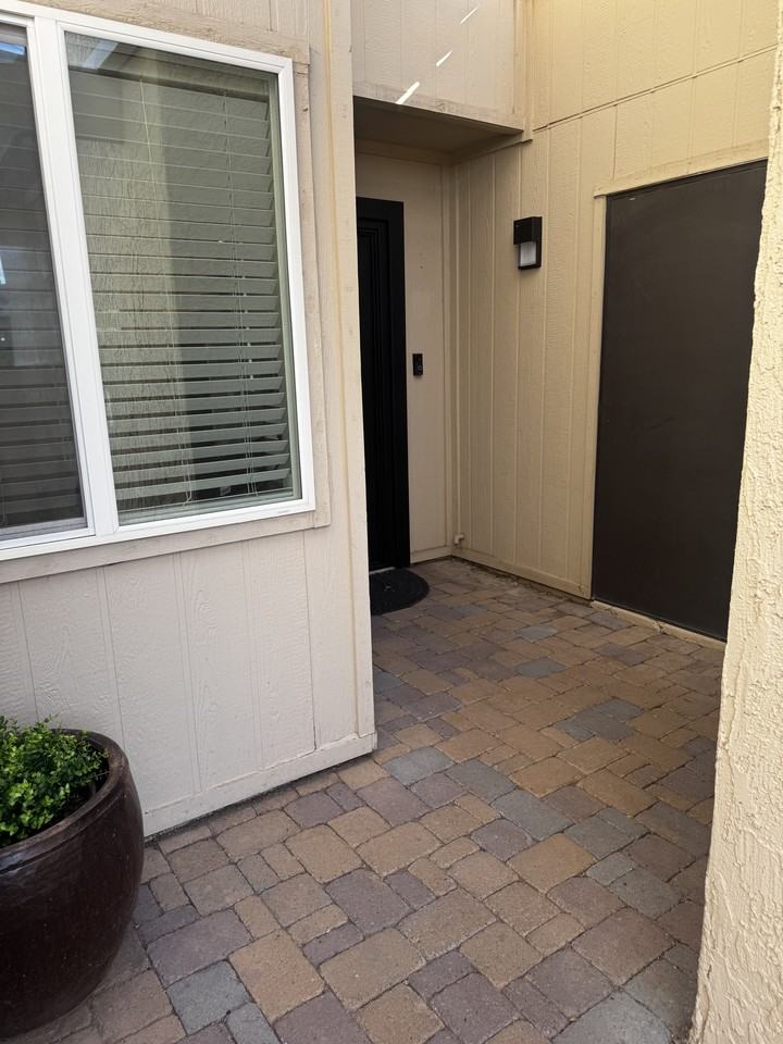 5100 N Miller Rd #10 - Photo 6 of 31
