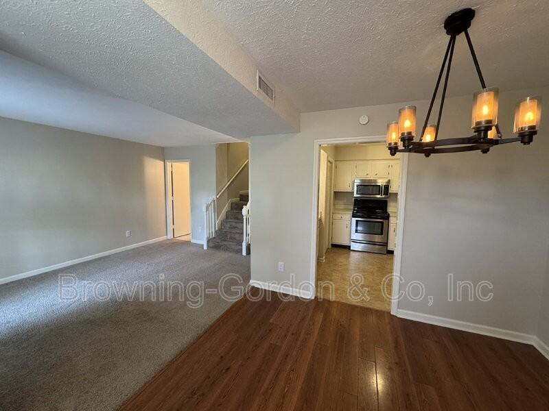 430 Stewarts Ferry Pike - Photo 2 of 12