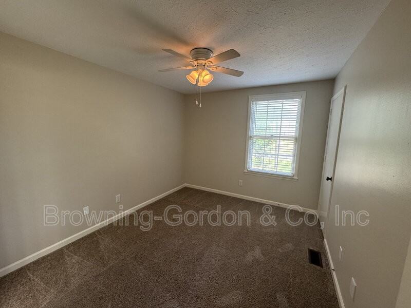 430 Stewarts Ferry Pike - Photo 6 of 12