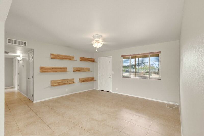 1224 E 9th Ave - Photo 3 of 31