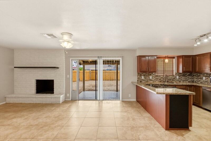 1224 E 9th Ave - Photo 5 of 31
