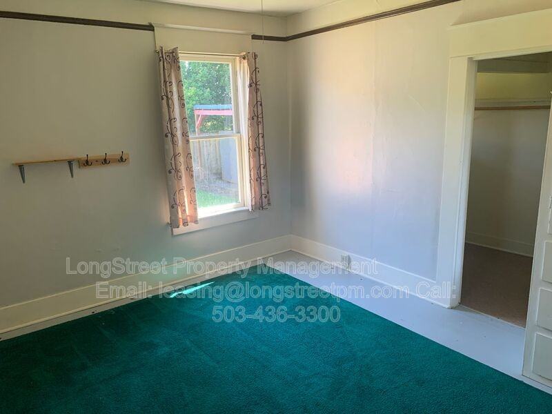 823 Sw 10th St - Photo 2 of 15