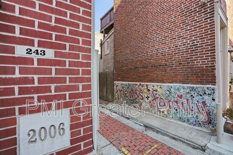 243 Montrose St #103 - Photo 5 of 30