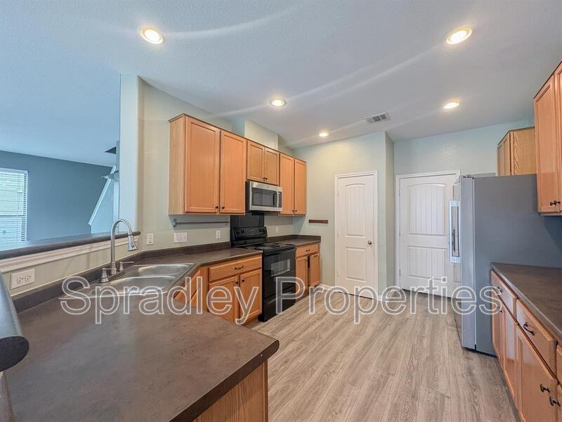 1047 Tumbleweed Trl - Photo 4 of 18