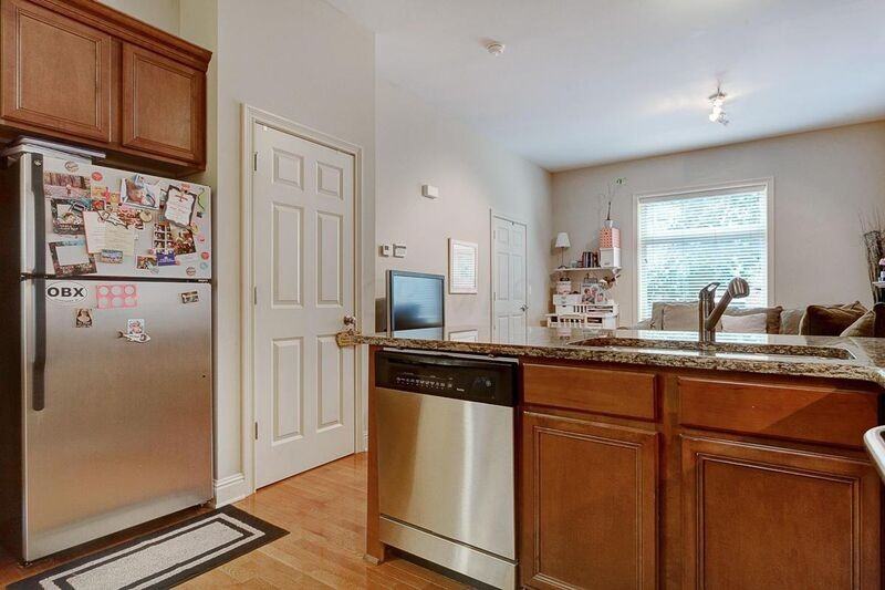 34 Buttles Ave - Photo 6 of 9