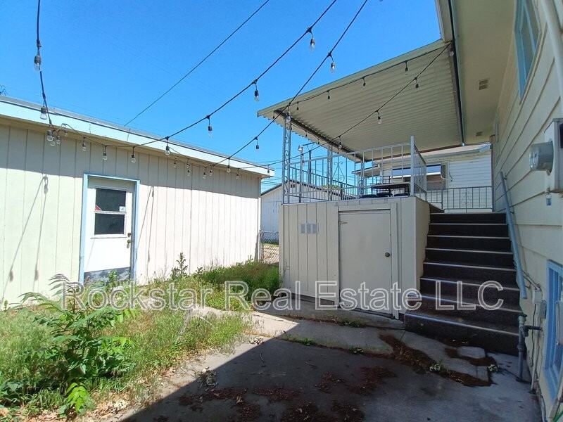 537 E Garland Ave - Photo 2 of 23