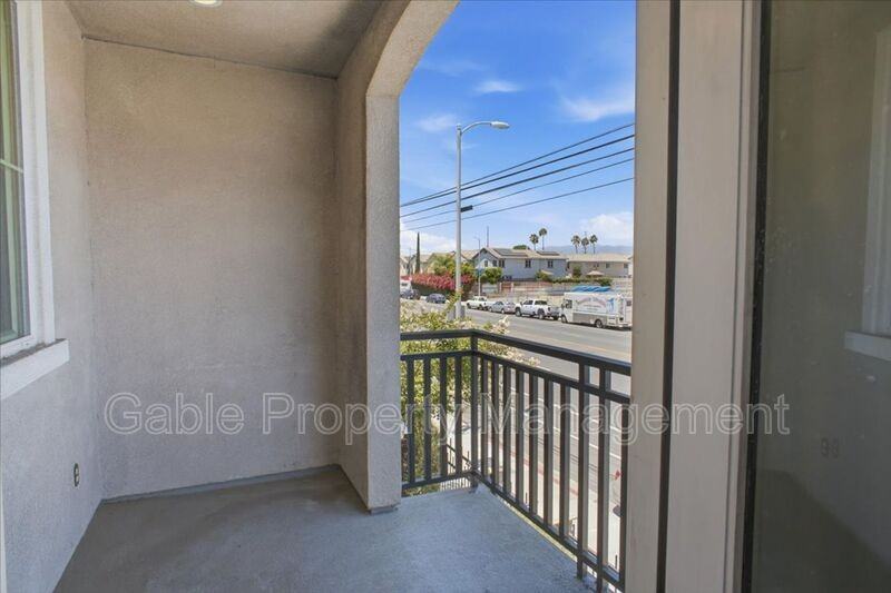 14854 Nordhoff St - Photo 4 of 17