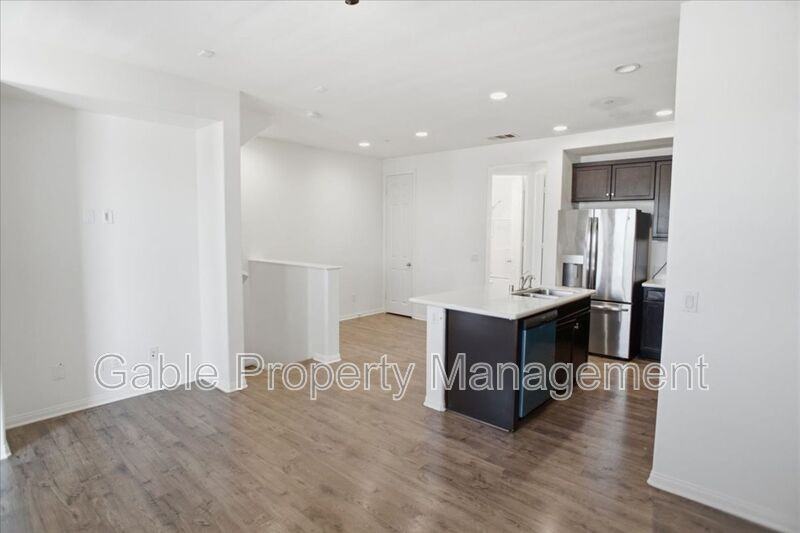 14854 Nordhoff St - Photo 5 of 17