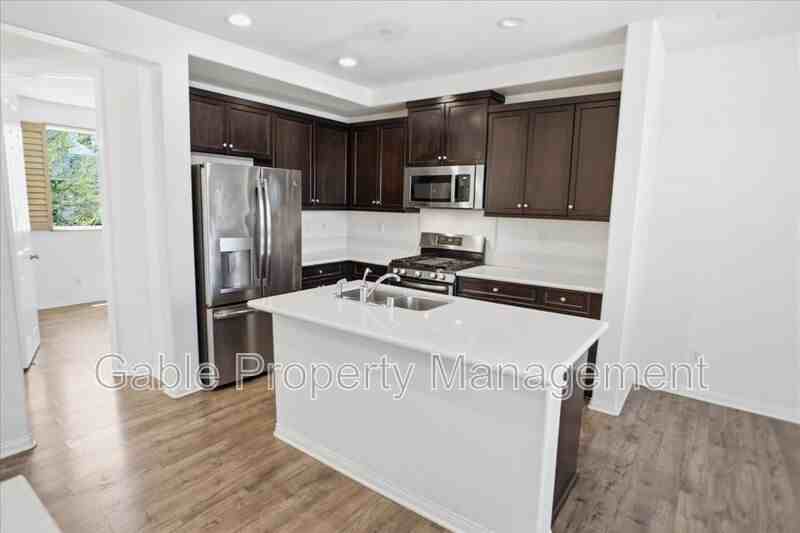 14854 Nordhoff St - Photo 7 of 17