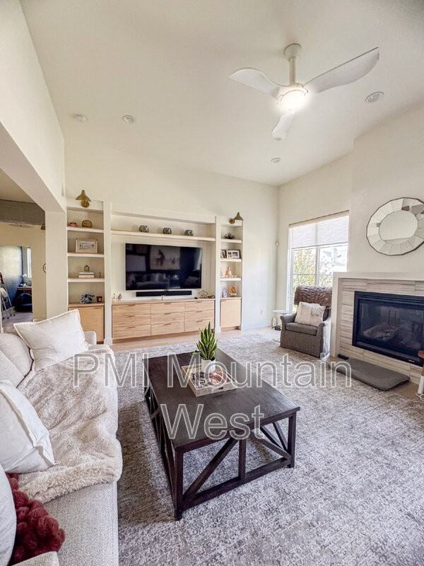 703 N.E. - Photo 3 of 6