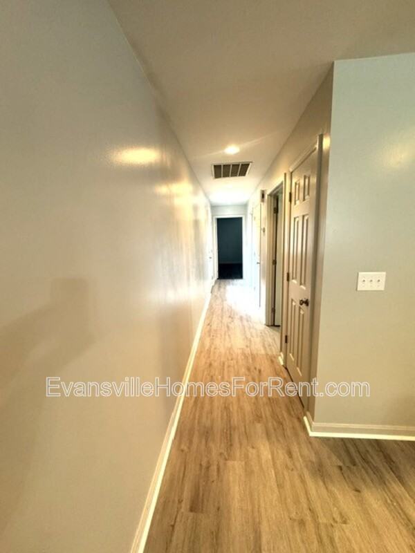1711 Ewing Ave - Photo 4 of 8