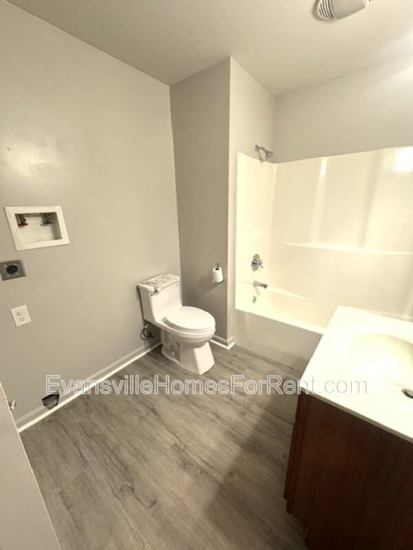 1711 Ewing Ave - Photo 5 of 8