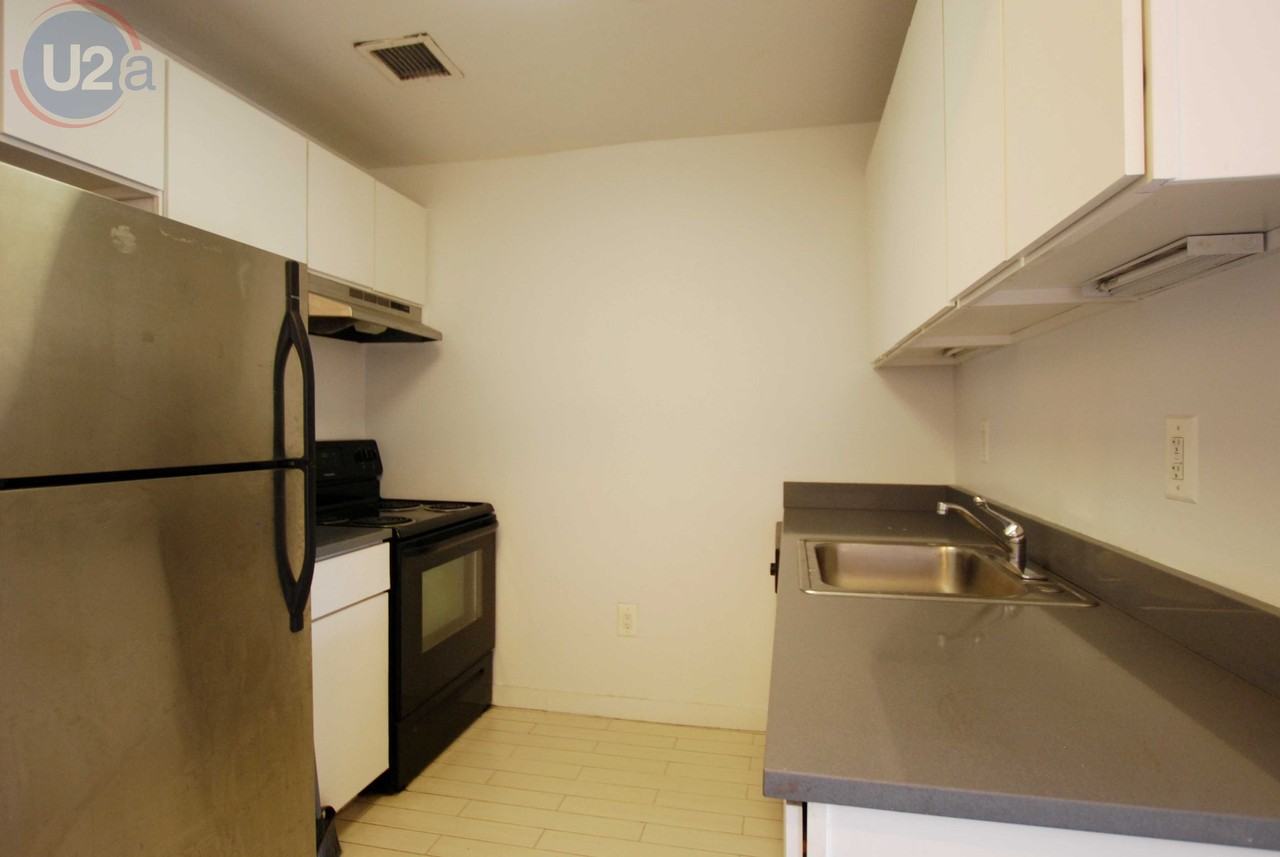 890 Metropolitan Avenue #2 - Photo 3 of 10