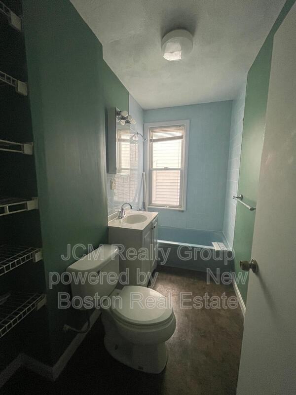 98 Margin St #2L - Photo 3 of 14