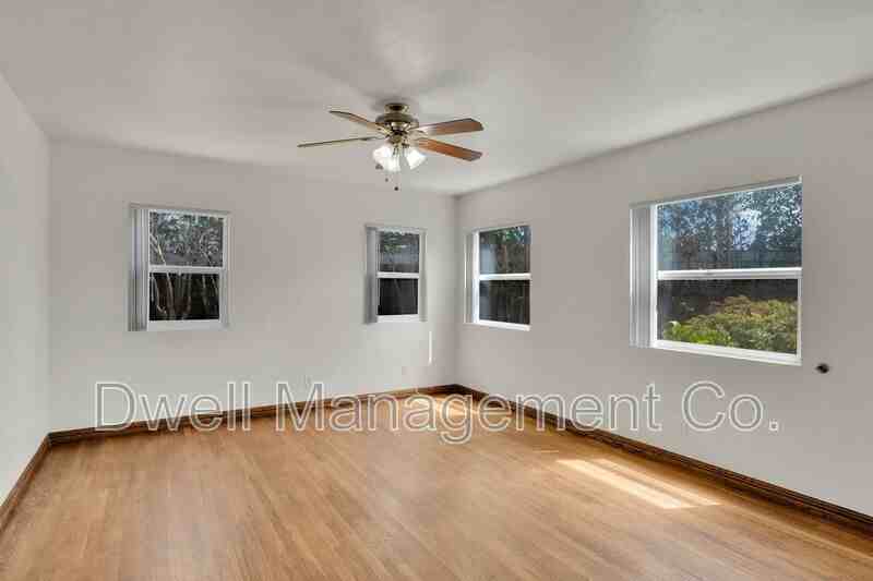 8355 Golden Ave - Photo 3 of 19