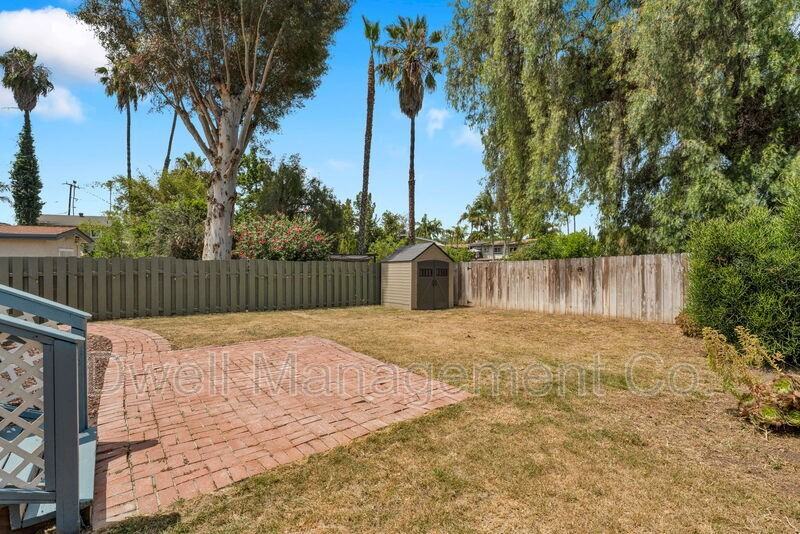 8355 Golden Ave - Photo 4 of 19
