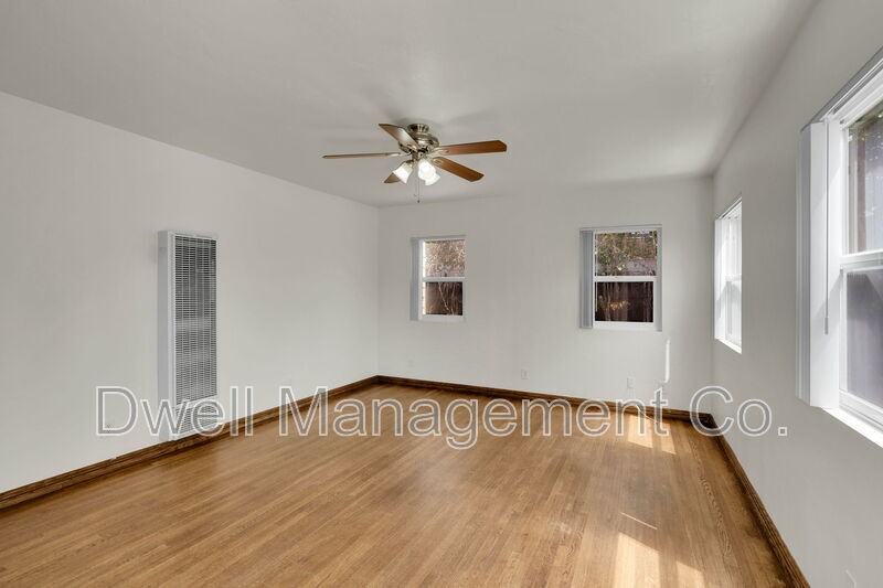 8355 Golden Ave - Photo 5 of 19