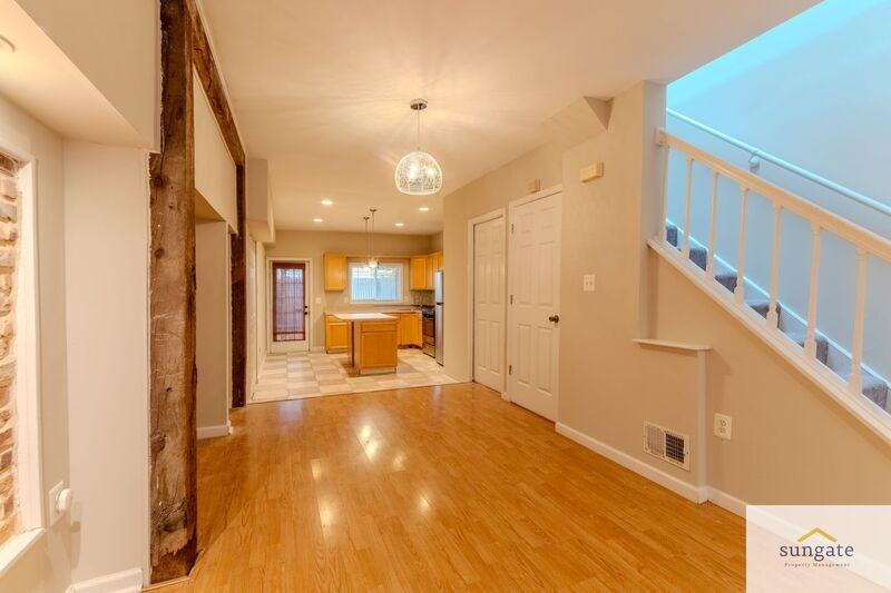 1632 Light St - Photo 4 of 24