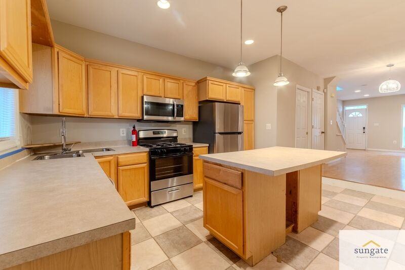 1632 Light St - Photo 6 of 24