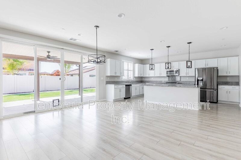 34065 Helenium St - Photo 3 of 21