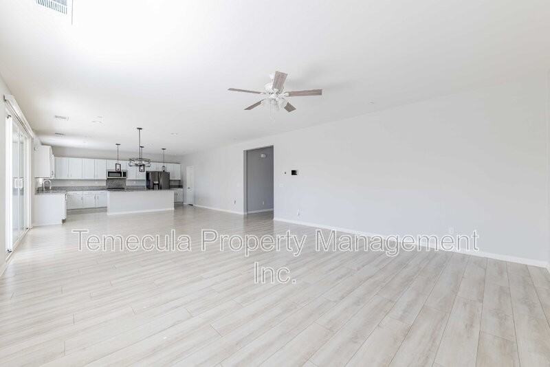 34065 Helenium St - Photo 6 of 21