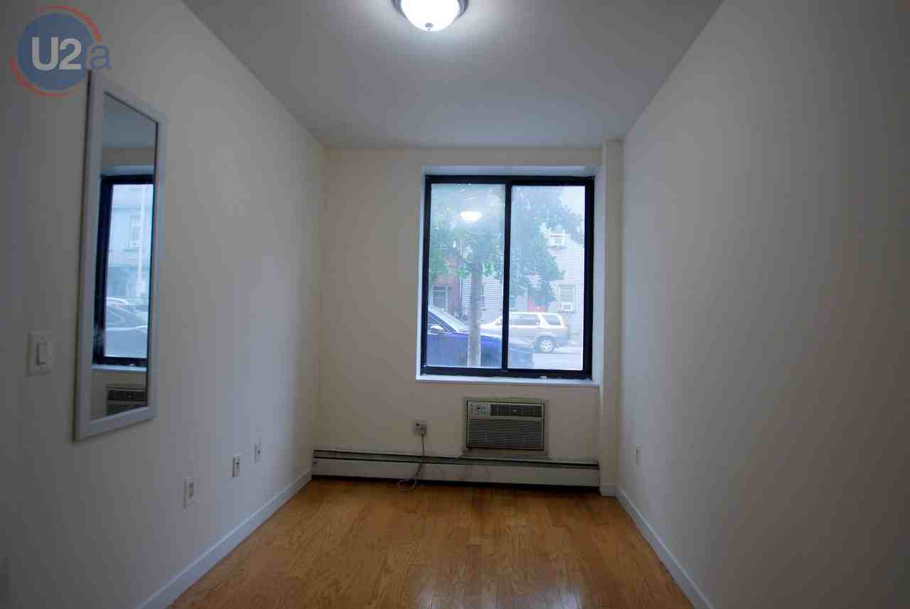 809 Metropolitan Avenue #4 - Photo 4 of 21