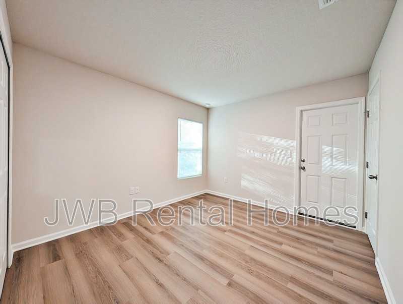 2811 N Myrtle Ave #1 - Photo 6 of 10