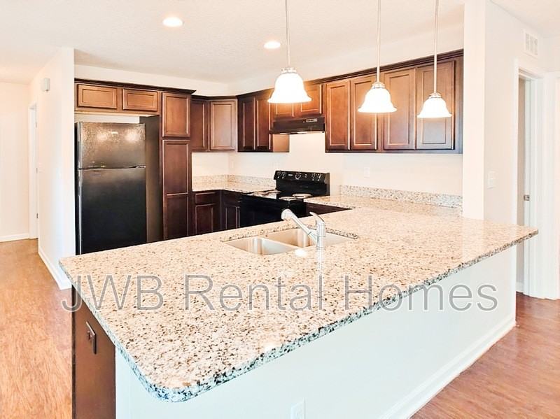 2042 Sheridan St - Photo 2 of 11