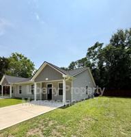 featured image of 534 E 6th Ave