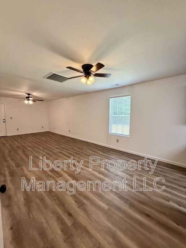 534 E 6th Ave - Photo 5 of 17