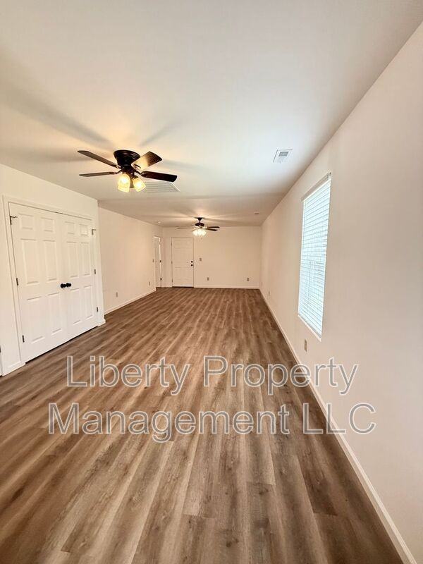 534 E 6th Ave - Photo 6 of 17