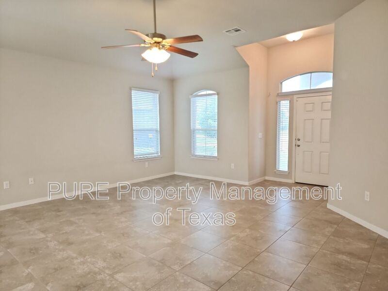 1019 Granbury Cv - Photo 4 of 20