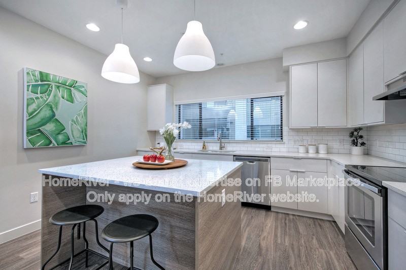 1000 W 5th St #1014 - Photo 2 of 32