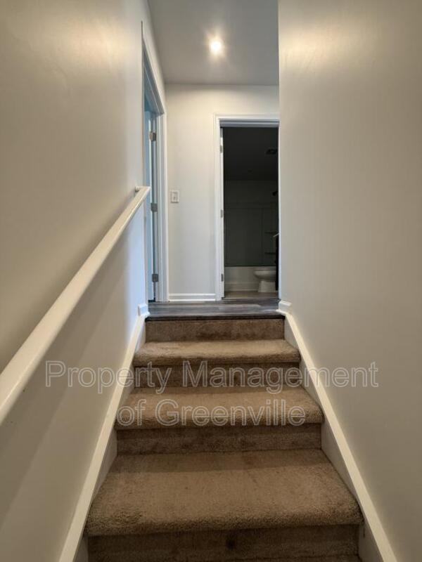 103 Fernside Ct - Photo 2 of 17