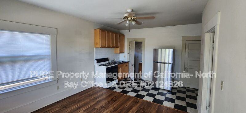 312 Washington St #4 - Photo 3 of 5