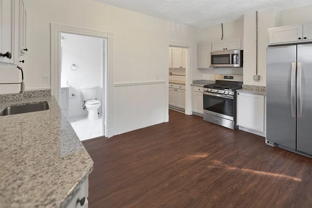 868 Huntington Ave #2