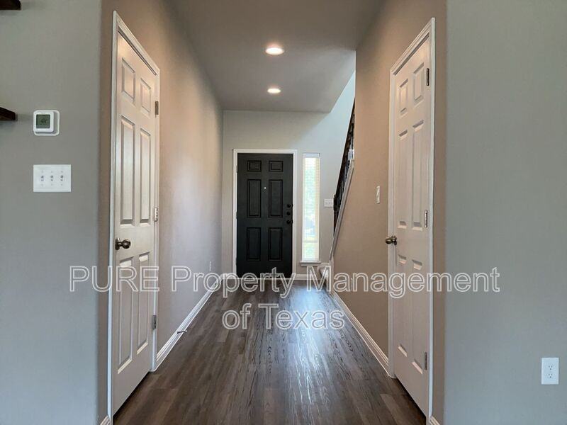 140 Earl Keen St - Photo 2 of 36