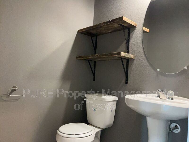 140 Earl Keen St - Photo 3 of 36