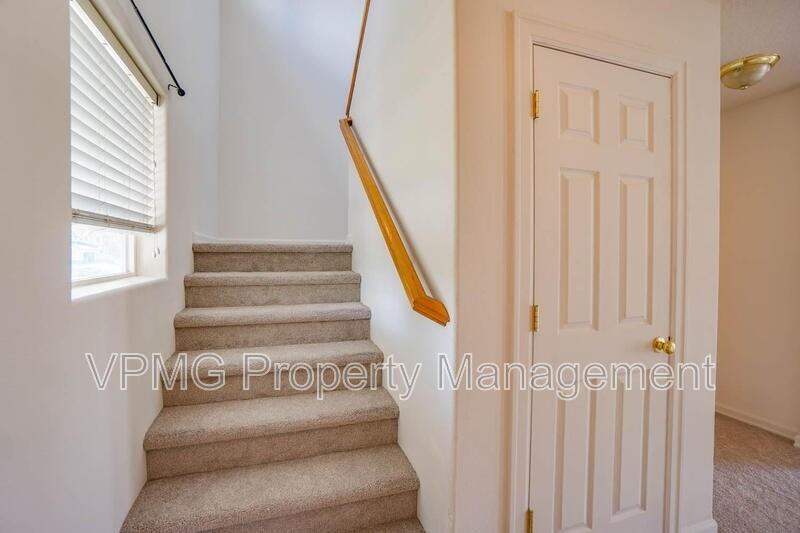 2214 Nw 7th St - Photo 3 of 36