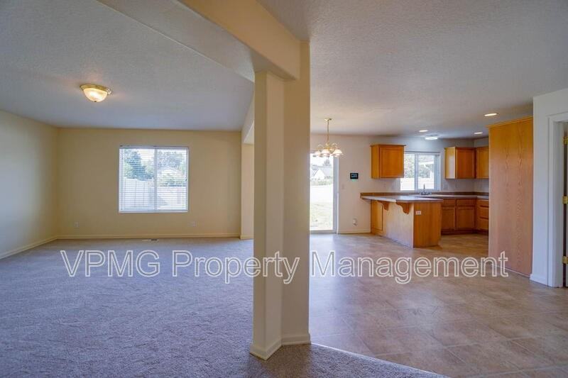 2214 Nw 7th St - Photo 6 of 36