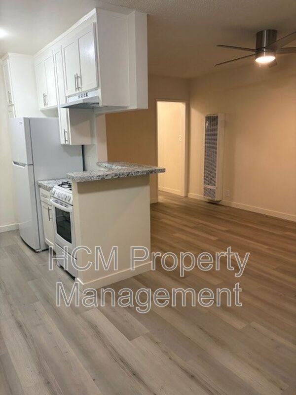 1843 7th St #8 - Photo 4 of 15